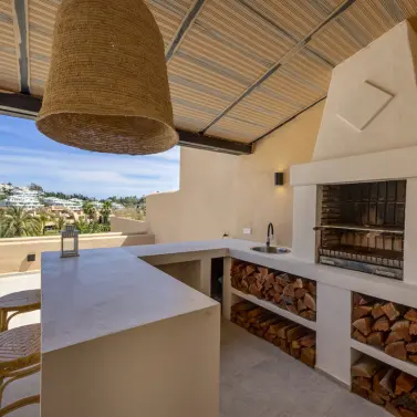 Sale of penthouse duplex in Estepona