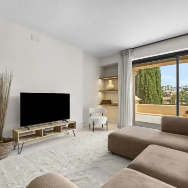 Sale of penthouse duplex in Estepona