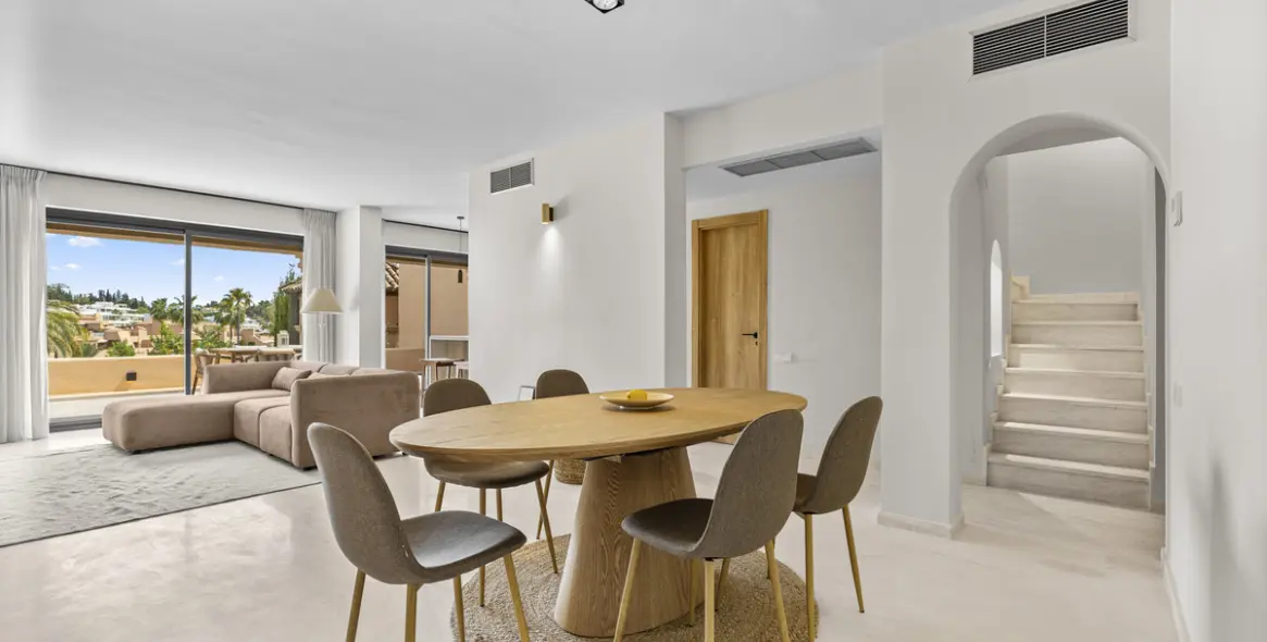 Sale of penthouse duplex in Estepona 8