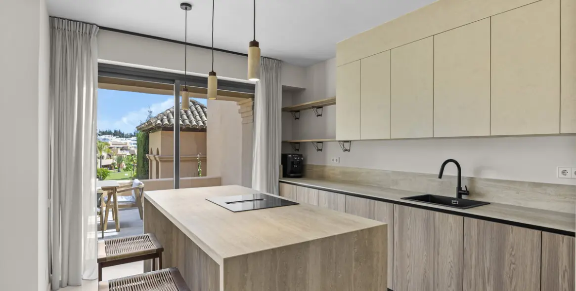 Sale of penthouse duplex in Estepona 9