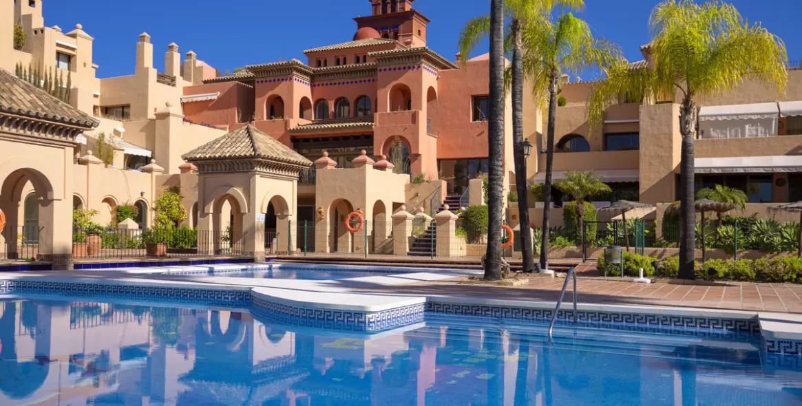 Sale of penthouse duplex in Estepona 41