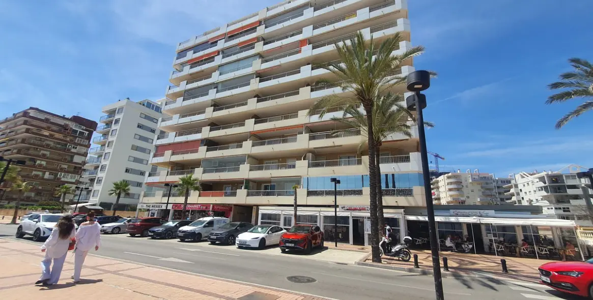 Sale of middle floor apartment in Fuengirola 4