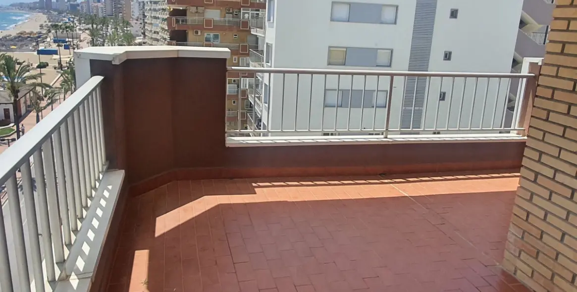 Sale of middle floor apartment in Fuengirola 9
