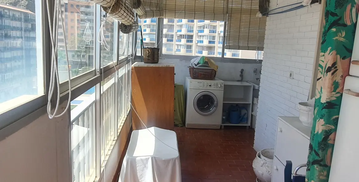 Sale of middle floor apartment in Fuengirola 11