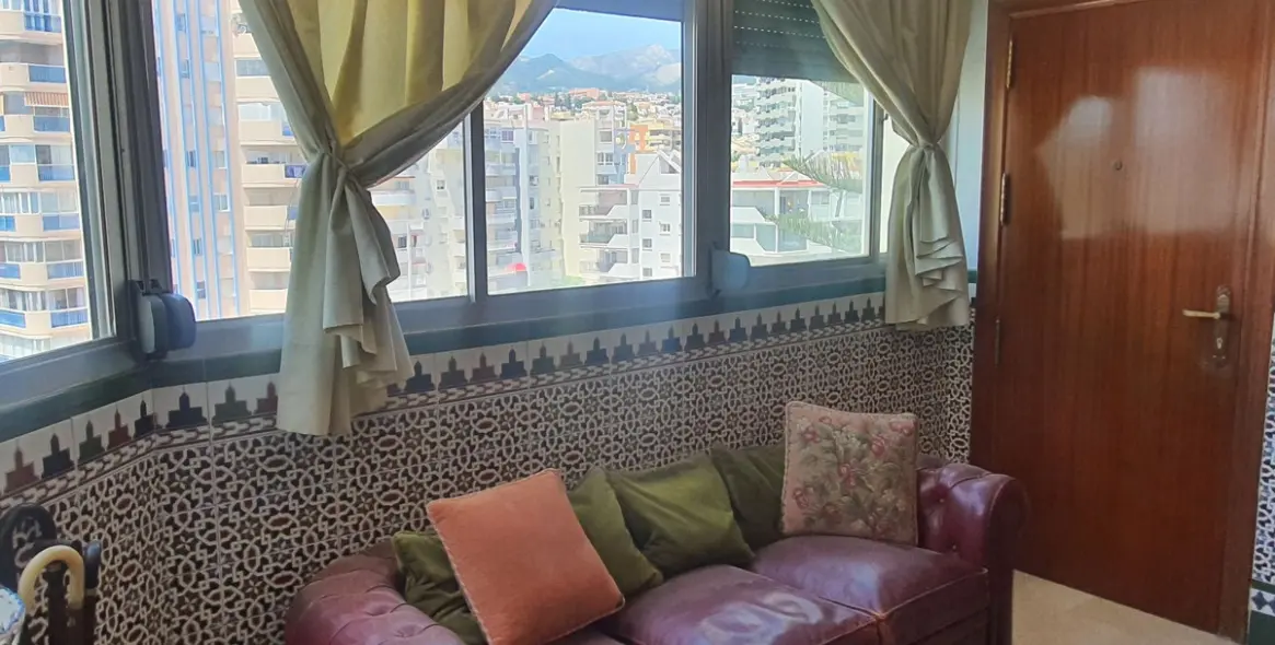 Sale of middle floor apartment in Fuengirola 15