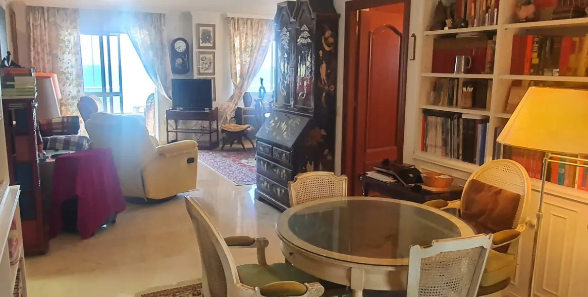 Sale of middle floor apartment in Fuengirola 17
