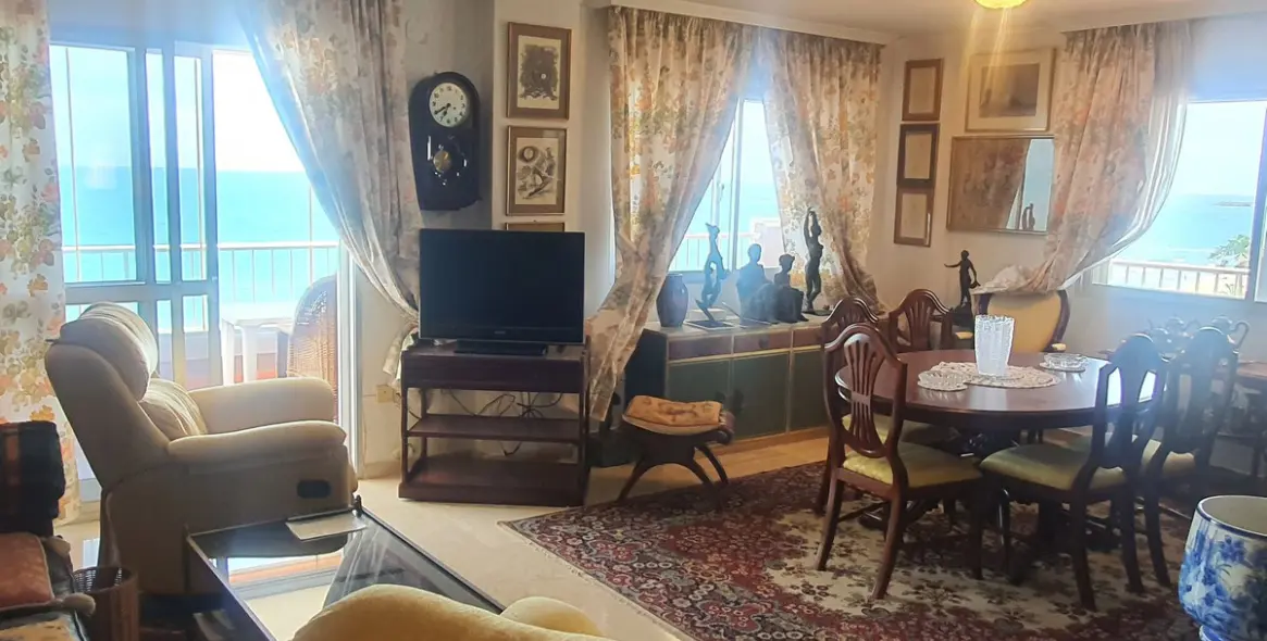 Sale of middle floor apartment in Fuengirola 18