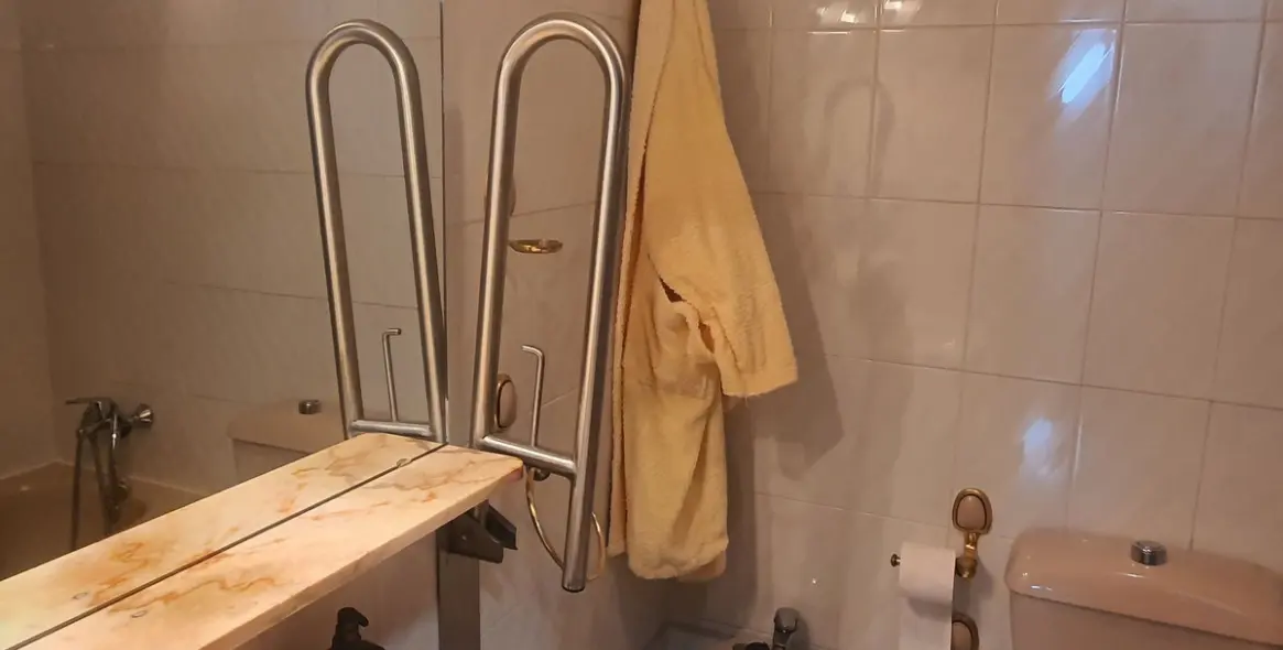 Sale of middle floor apartment in Fuengirola 22