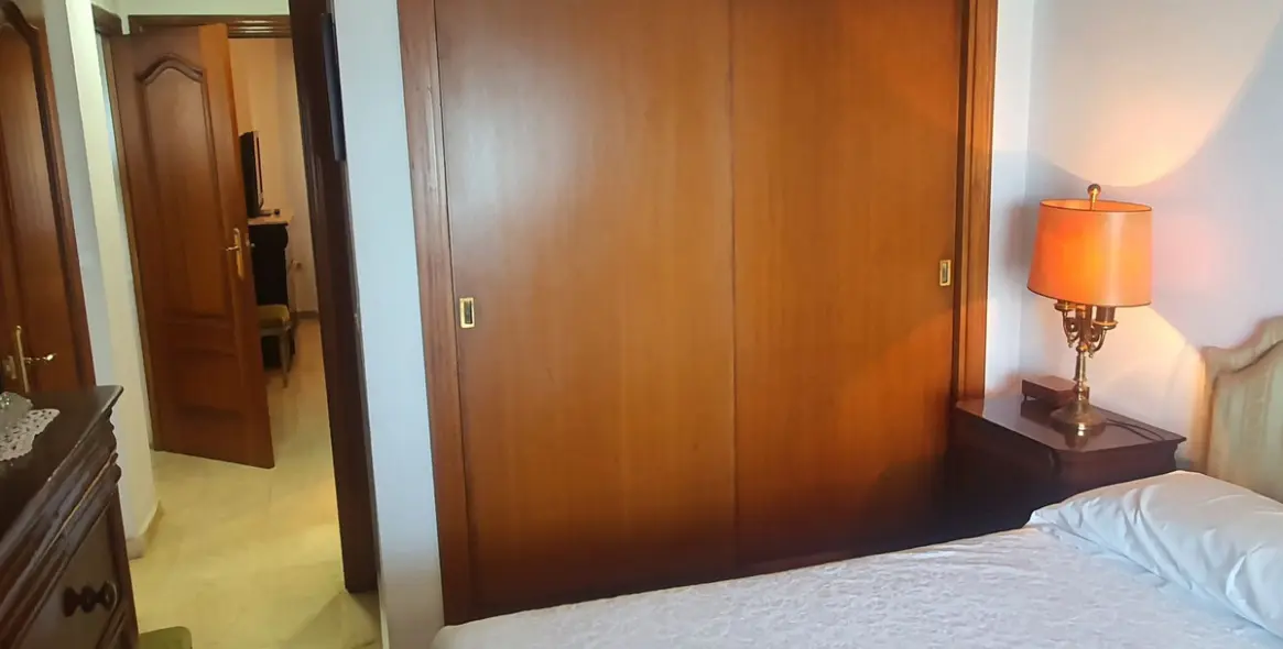 Sale of middle floor apartment in Fuengirola 25