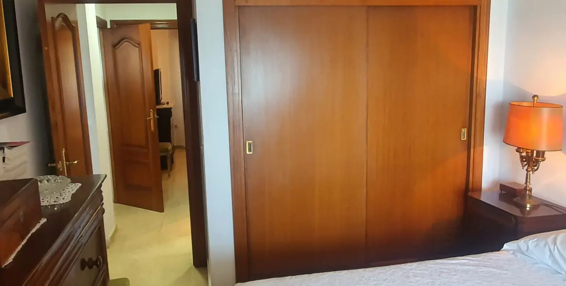 Sale of middle floor apartment in Fuengirola 26