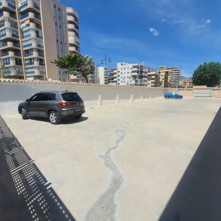 Sale of middle floor apartment in Fuengirola