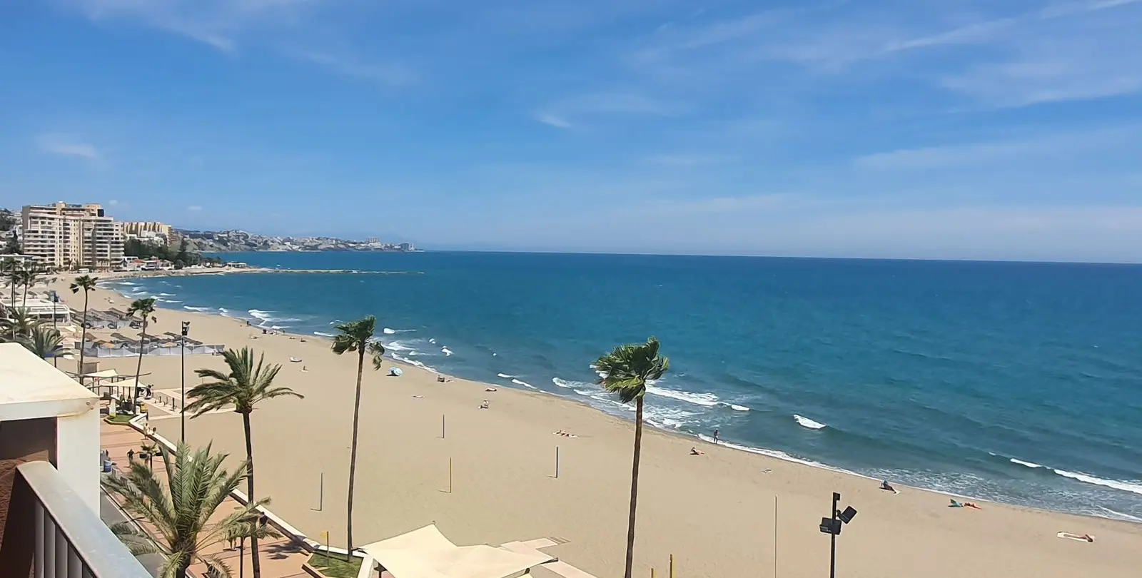 Sale of middle floor apartment in Fuengirola 10