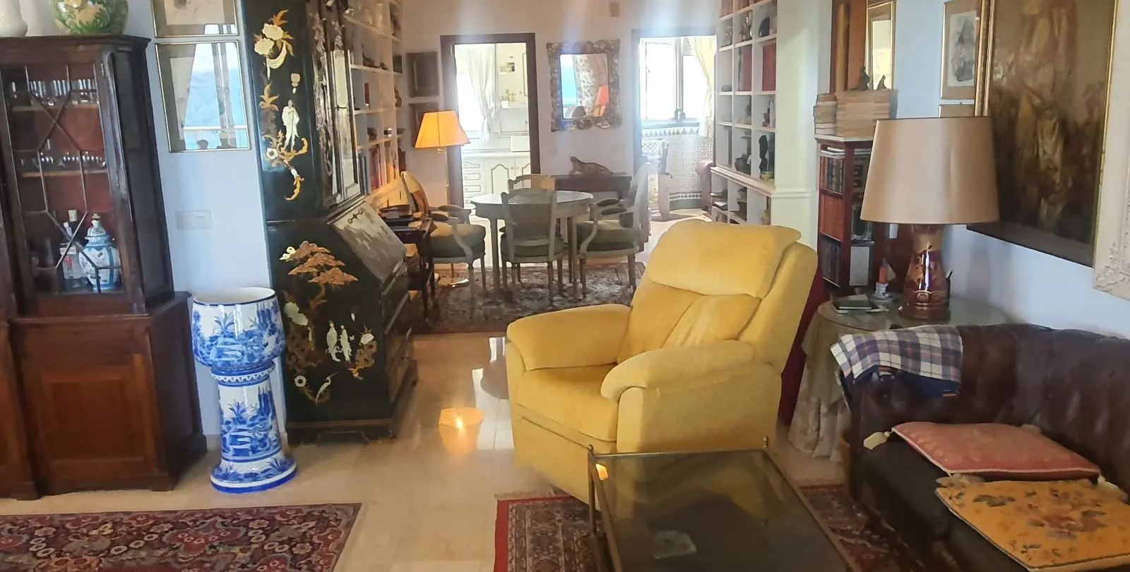 Sale of middle floor apartment in Fuengirola 19