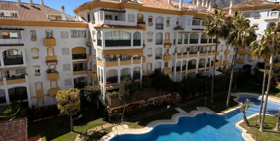 Sale of penthouse duplex in Nagüeles 2