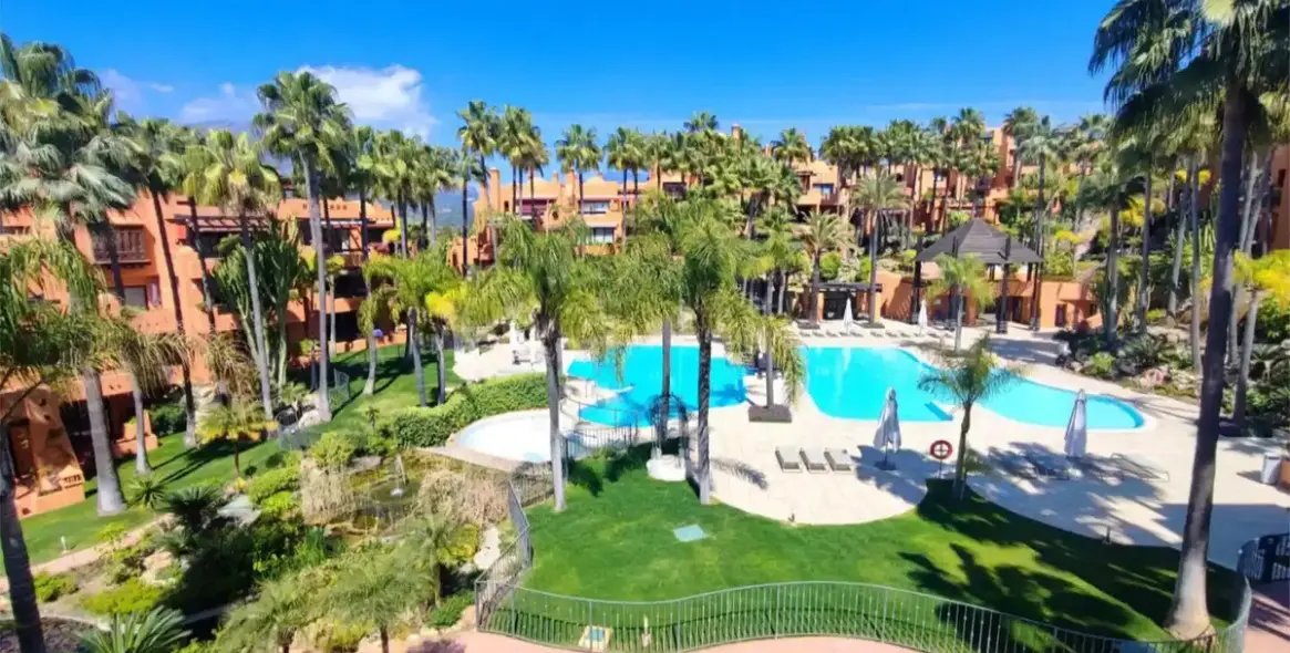 Sale of penthouse duplex in Nueva Andalucía 1