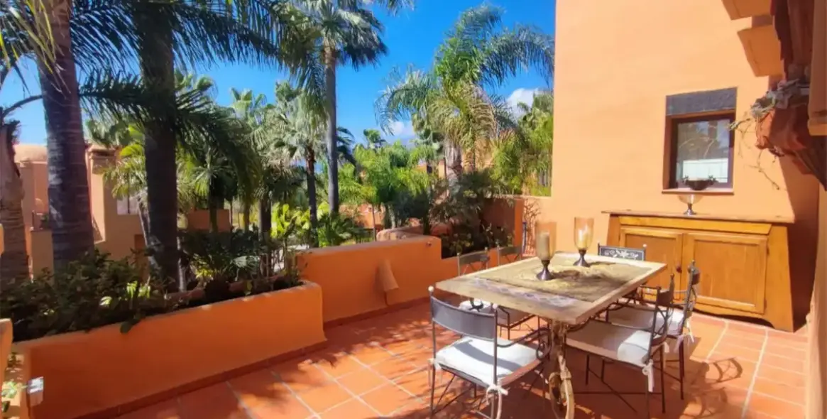 Sale of penthouse duplex in Nueva Andalucía 2
