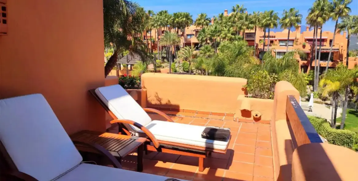 Sale of penthouse duplex in Nueva Andalucía 4