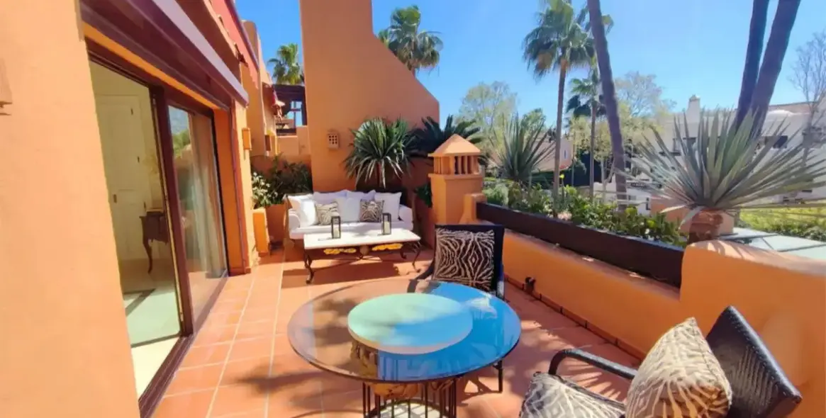 Sale of penthouse duplex in Nueva Andalucía 5