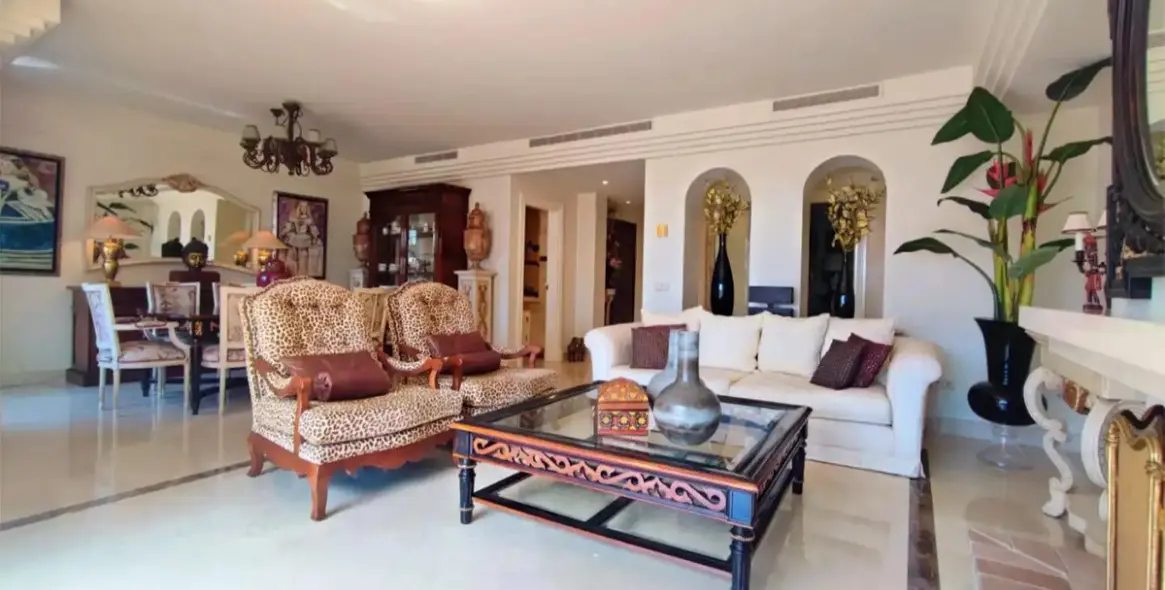 Sale of penthouse duplex in Nueva Andalucía 6
