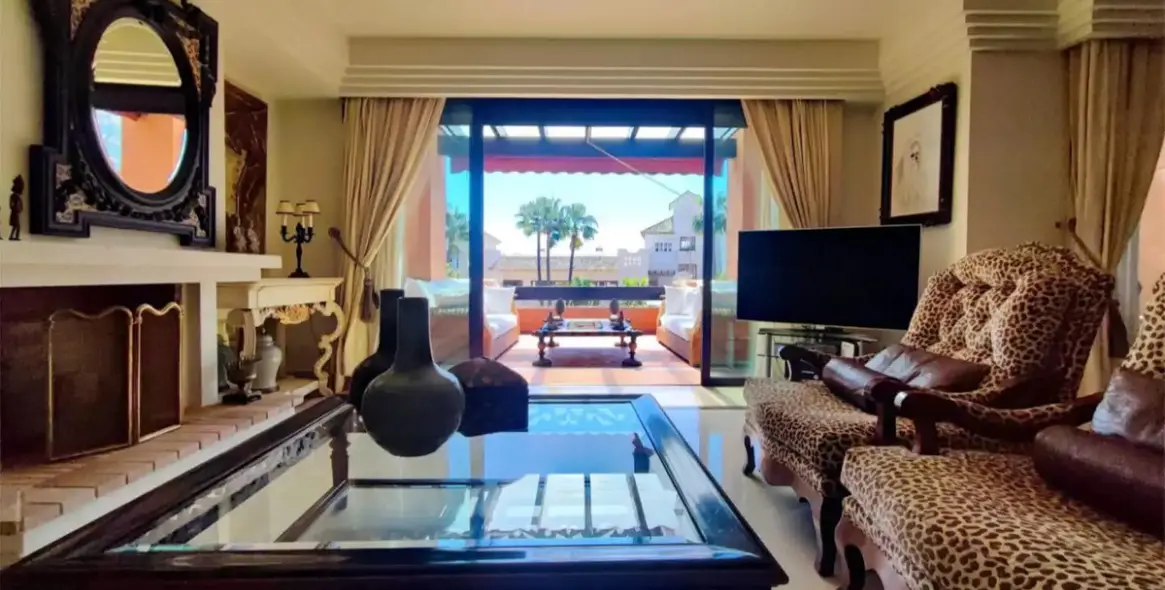 Sale of penthouse duplex in Nueva Andalucía 8