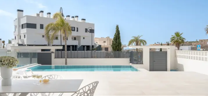 Продажа  отдельно стоящей виллы в La Cala de Mijas 1
