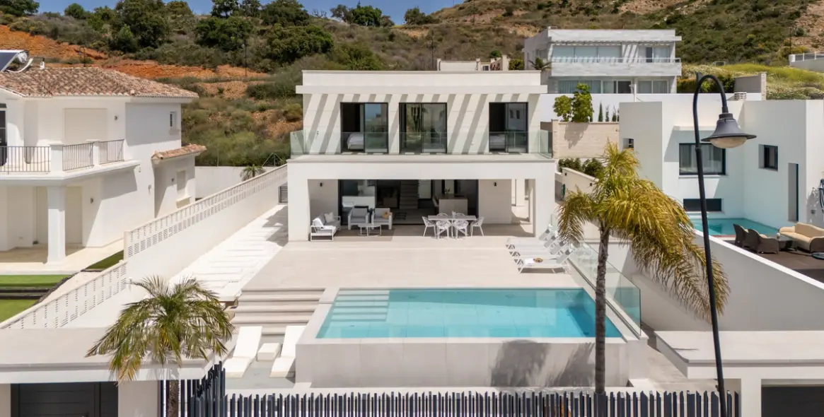 Продажа  отдельно стоящей виллы в La Cala de Mijas 41