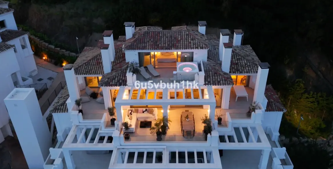 Sale of penthouse duplex in Nueva Andalucía 1