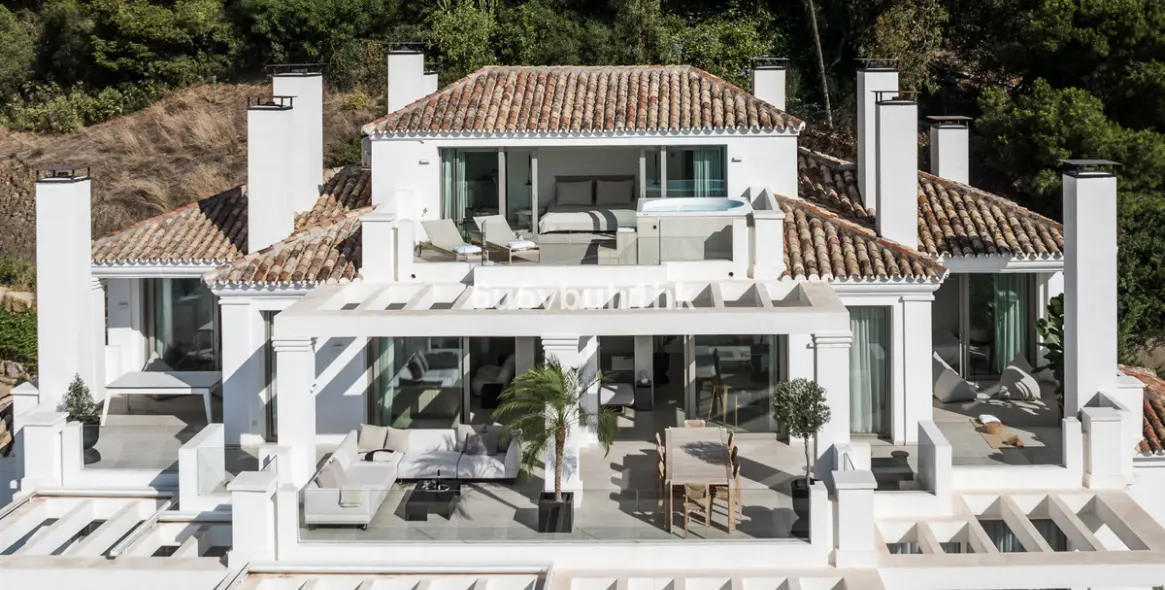 Sale of penthouse duplex in Nueva Andalucía 5