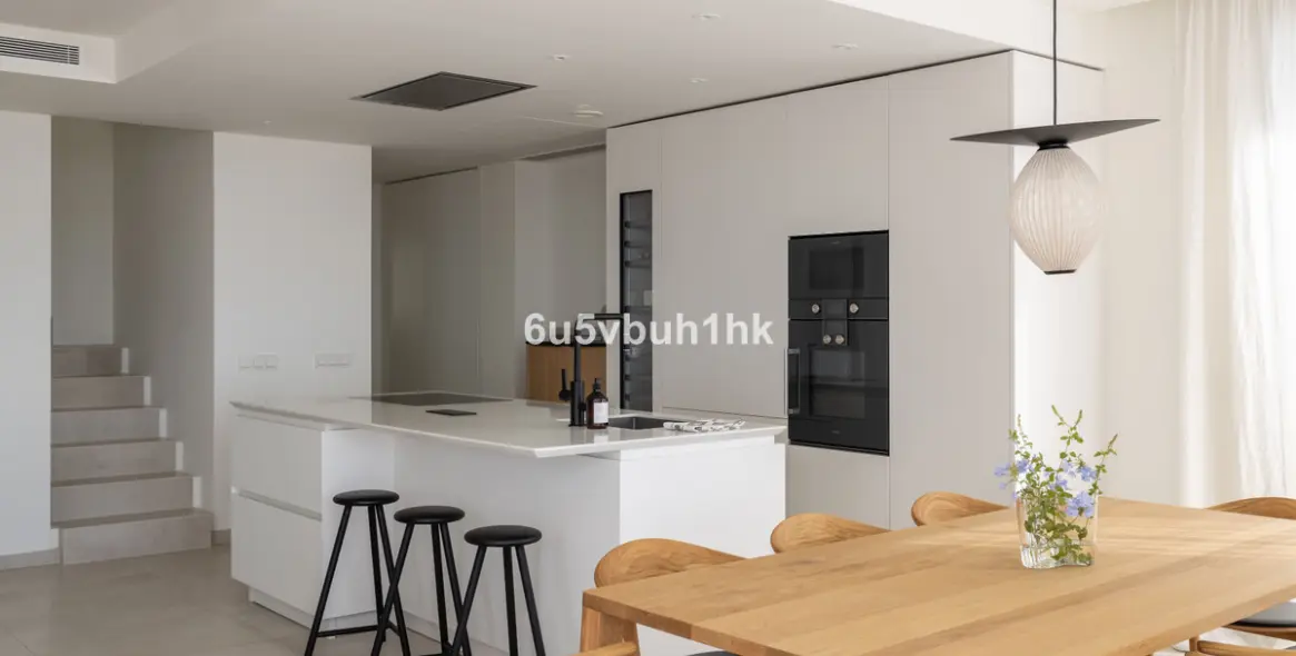 Sale of penthouse duplex in Nueva Andalucía 13