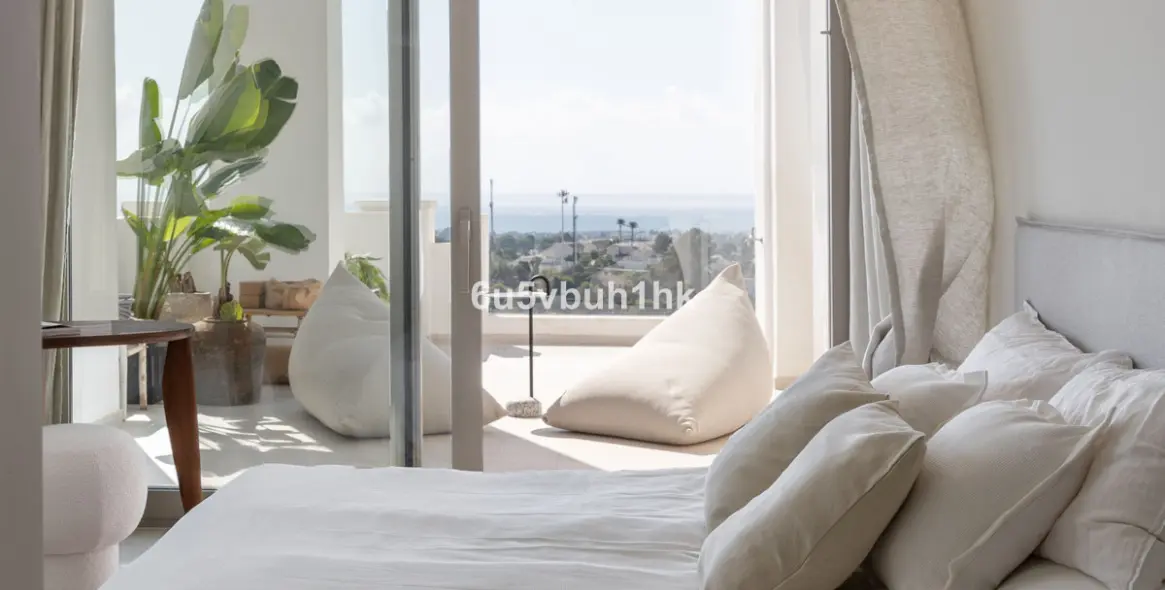 Sale of penthouse duplex in Nueva Andalucía 70