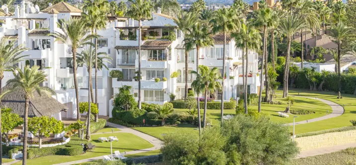 Продажа апартаментов на первом этаже в Estepona 1