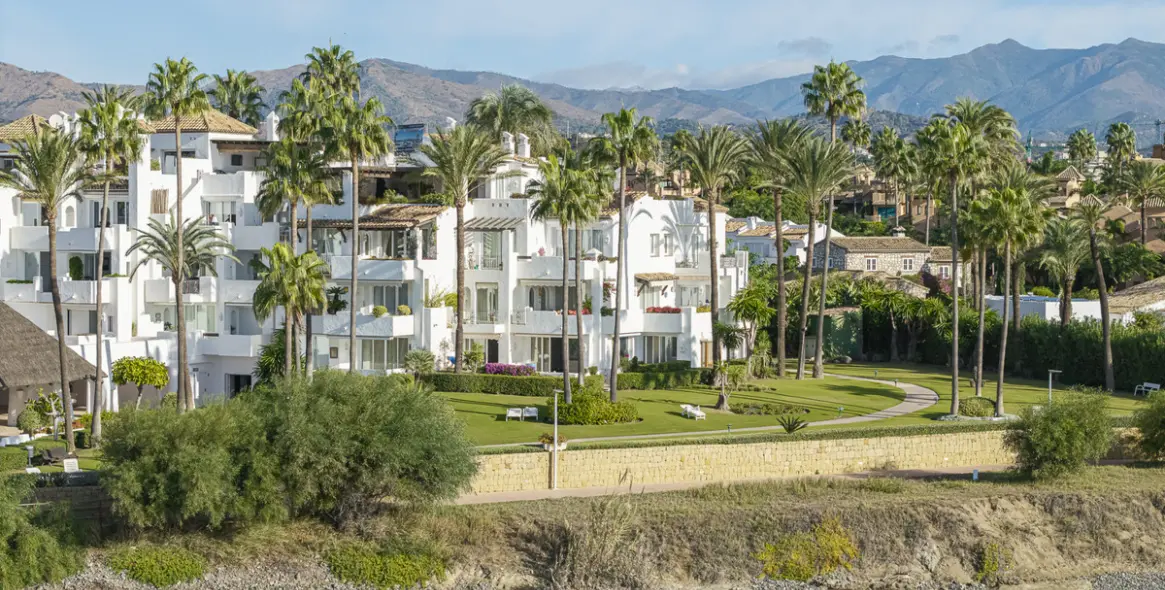Продажа апартаментов на первом этаже в Estepona 12