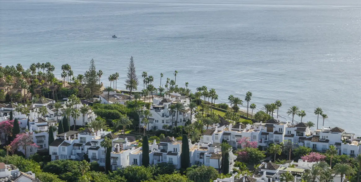 Продажа апартаментов на первом этаже в Estepona 13