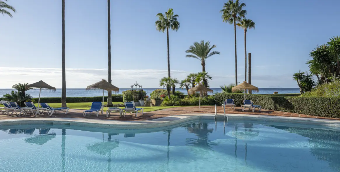 Продажа апартаментов на первом этаже в Estepona 18