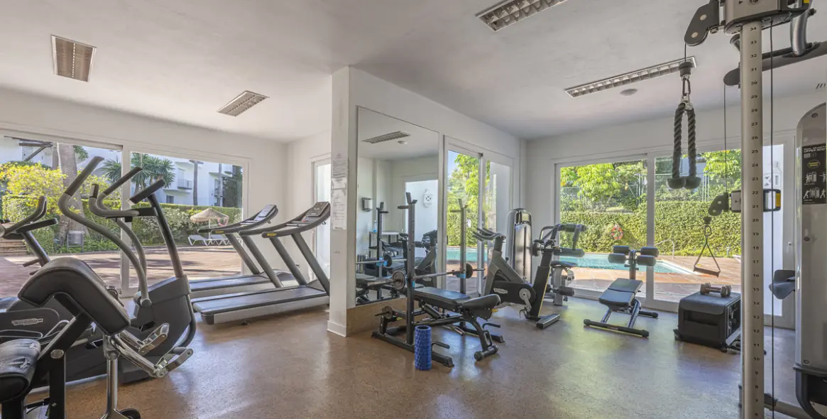 Продажа апартаментов на первом этаже в Estepona 21