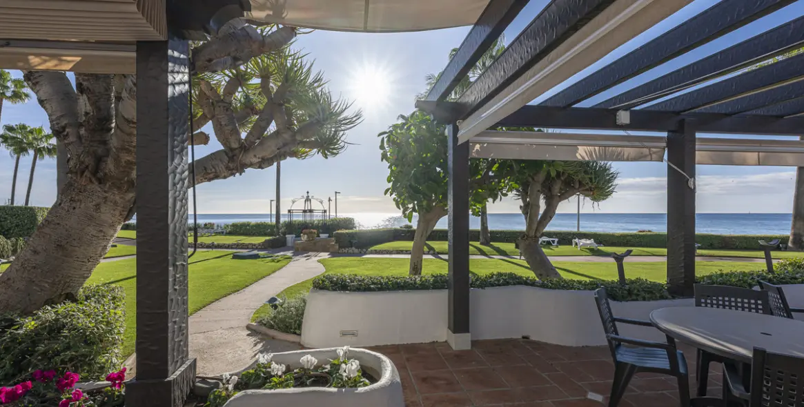 Продажа апартаментов на первом этаже в Estepona 28