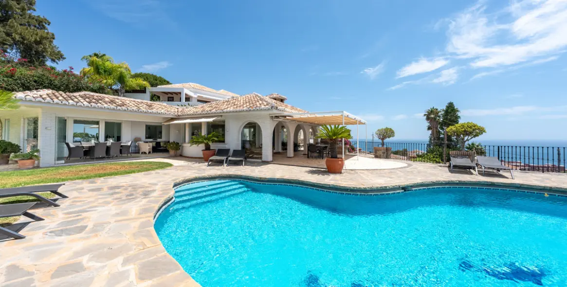 Продажа  отдельно стоящей виллы в Benalmadena 1