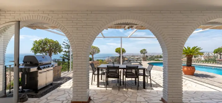 Продажа  отдельно стоящей виллы в Benalmadena 2