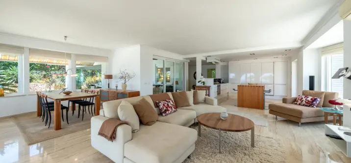 Продажа  отдельно стоящей виллы в Benalmadena 3