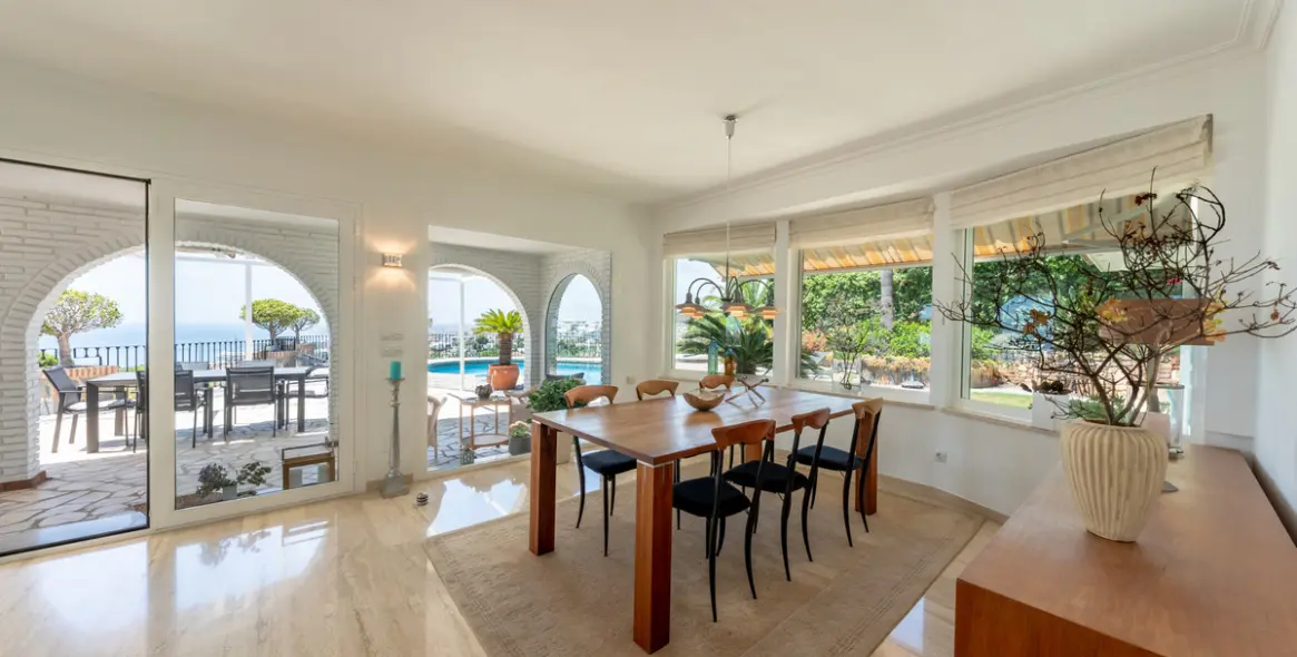 Продажа  отдельно стоящей виллы в Benalmadena 9