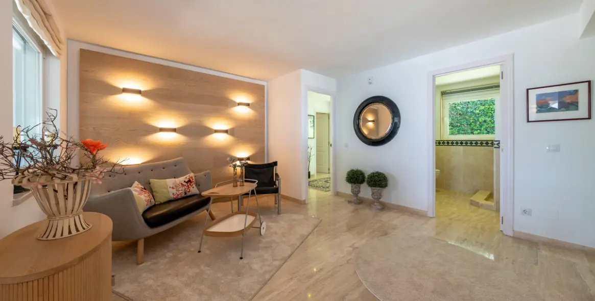 Продажа  отдельно стоящей виллы в Benalmadena 12