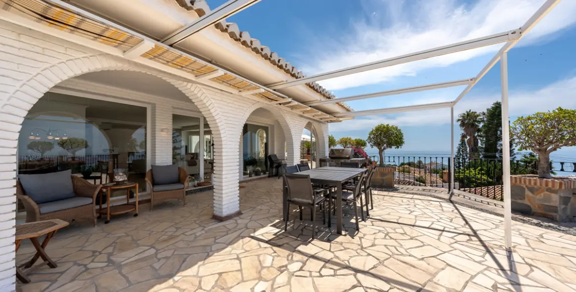 Продажа  отдельно стоящей виллы в Benalmadena 25
