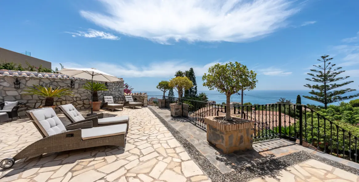 Продажа  отдельно стоящей виллы в Benalmadena 32
