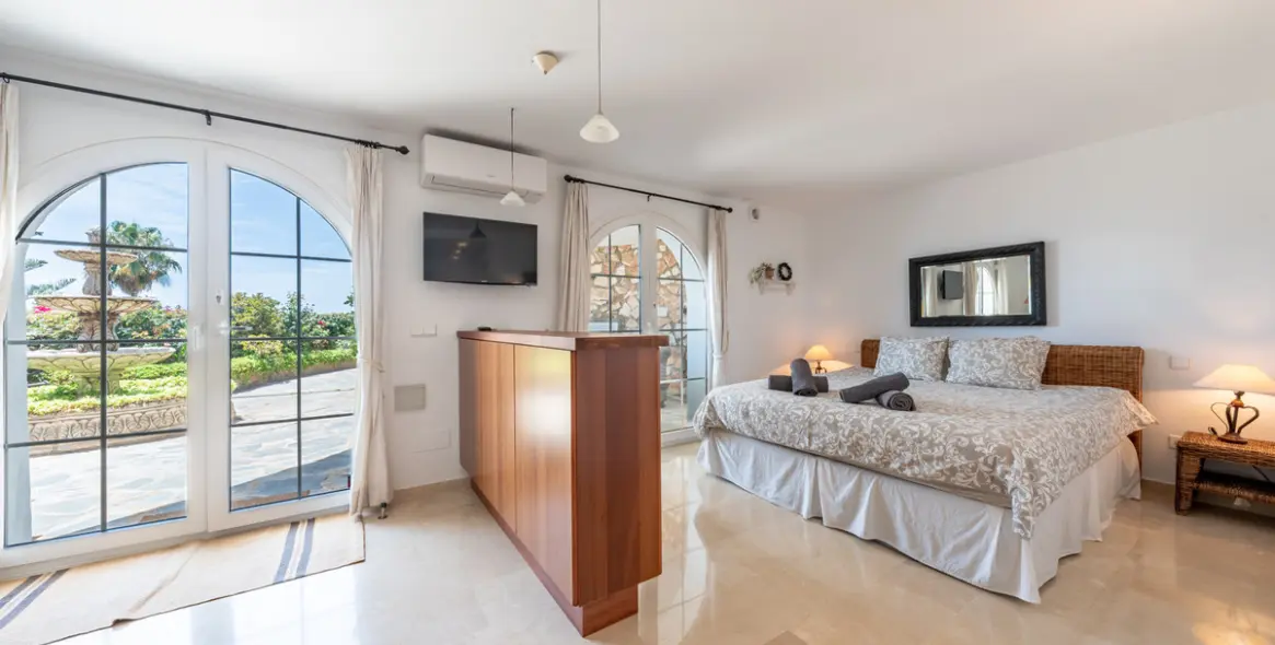 Продажа  отдельно стоящей виллы в Benalmadena 44