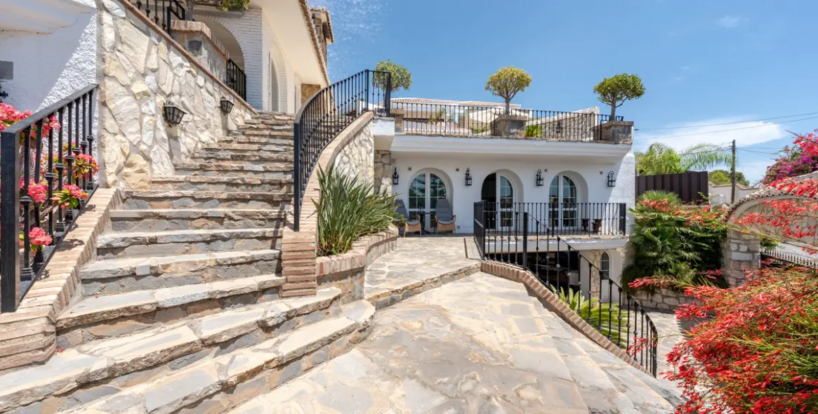Продажа  отдельно стоящей виллы в Benalmadena 56