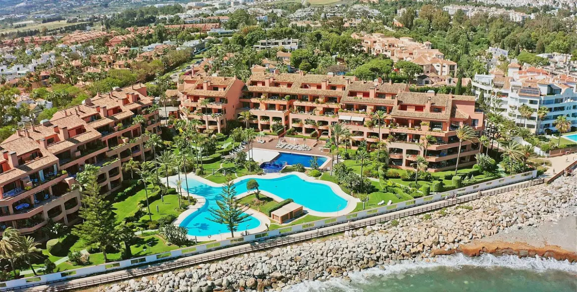 Sale of penthouse in Puerto Banús 3