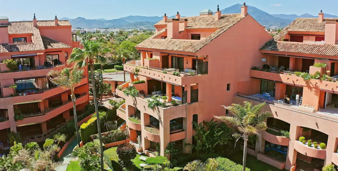 Sale of penthouse in Puerto Banús 7
