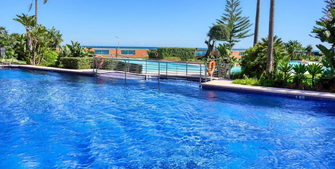Sale of penthouse in Puerto Banús 8