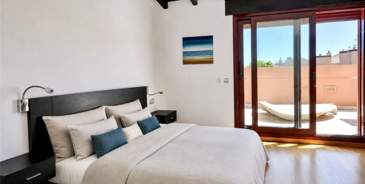 Sale of penthouse in Puerto Banús 12