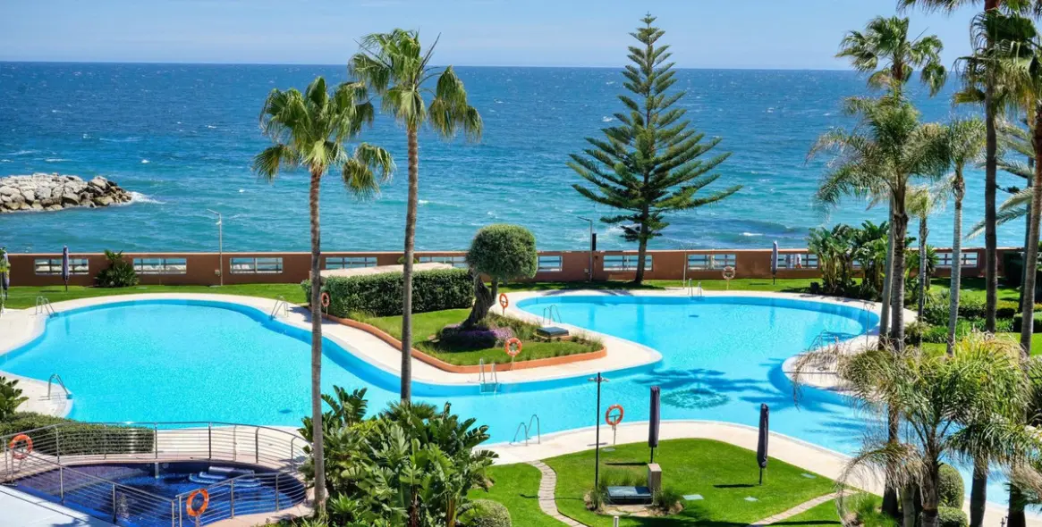 Sale of penthouse in Puerto Banús 13